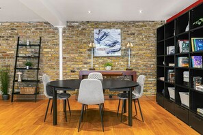 2 bedrooms - Stylish Home Next To Paddington Station (London)
