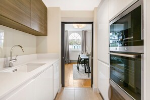 House - Knightsbridge Home Views Over Hyde Park (London)