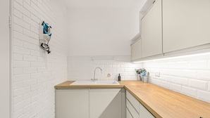 Unclassified image, 3 of 30, button - 2-bed Gated Home Next To Paddington Station (London)