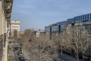 Apartment | 4 bedrooms - Luxury 4 Bed Residence - Next to Arc de Triomphe (Paris)