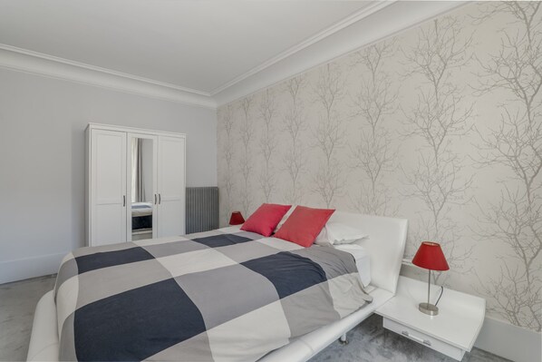 Apartment | 4 bedrooms - Luxury 4 Bed Residence - Next to Arc de Triomphe (Paris)