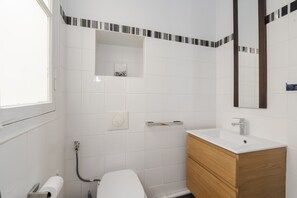 House - Luxury 4 Bed Residence - Next to Arc de Triomphe (Paris)