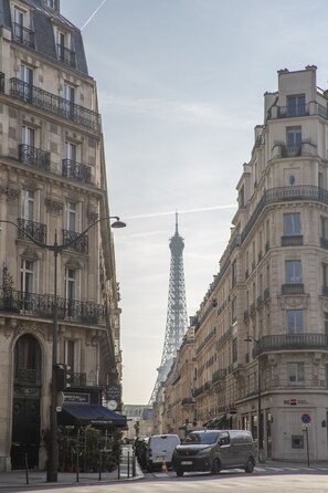Apartment | 4 bedrooms - Luxury 4 Bed Residence - Next to Arc de Triomphe (Paris)