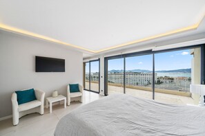 House, Smoking - 4 Bedroom Cannes Penthouse - Ocean View (Cannes)
