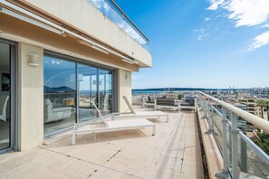 House, Smoking - 4 Bedroom Cannes Penthouse - Ocean View (Cannes)