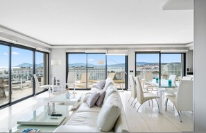 4 bedrooms - 4 Bedroom Cannes Penthouse - Ocean View (Cannes)