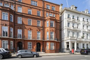 Apartment - Royal Residence - Steps Away From Hyde Park (London)