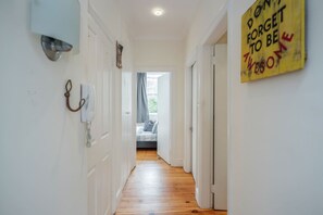 House | 1 bedroom - Stylish 1BR Kensington Home With Balcony (London)