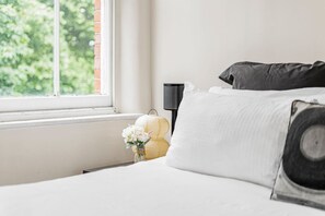 House | 1 bedroom - Stylish 1BR Kensington Home With Balcony (London)