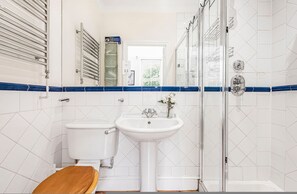 House | 1 bedroom - Stylish 1BR Kensington Home With Balcony (London)
