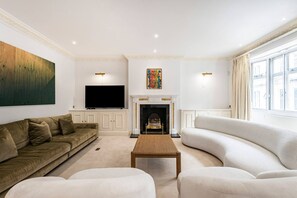 Apartment | 3 bedrooms - Luxury 3BR Mayfair Apartment Near Green Park (London)