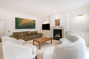 Apartment - Luxury 3BR Mayfair Apartment Near Green Park (London)