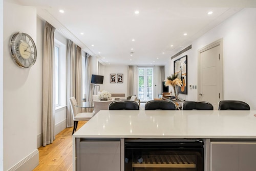 Luxury Mayfair Flat on Park Lane Hyde Park Views