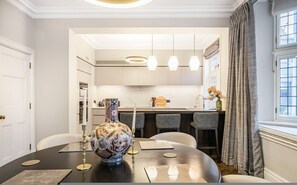 Apartment - Mayfair Home Private Parking Central AC (London)