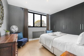 2 bedrooms - Luxury Kensington Penthouse With Huge Roof Terrace (London)