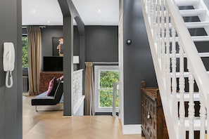 2 bedrooms - Luxury Kensington Penthouse With Huge Roof Terrace (London)