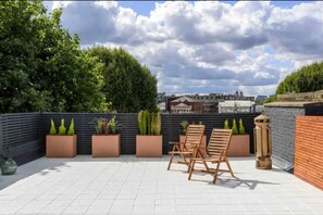 2 bedrooms - Luxury Kensington Penthouse With Huge Roof Terrace (London)