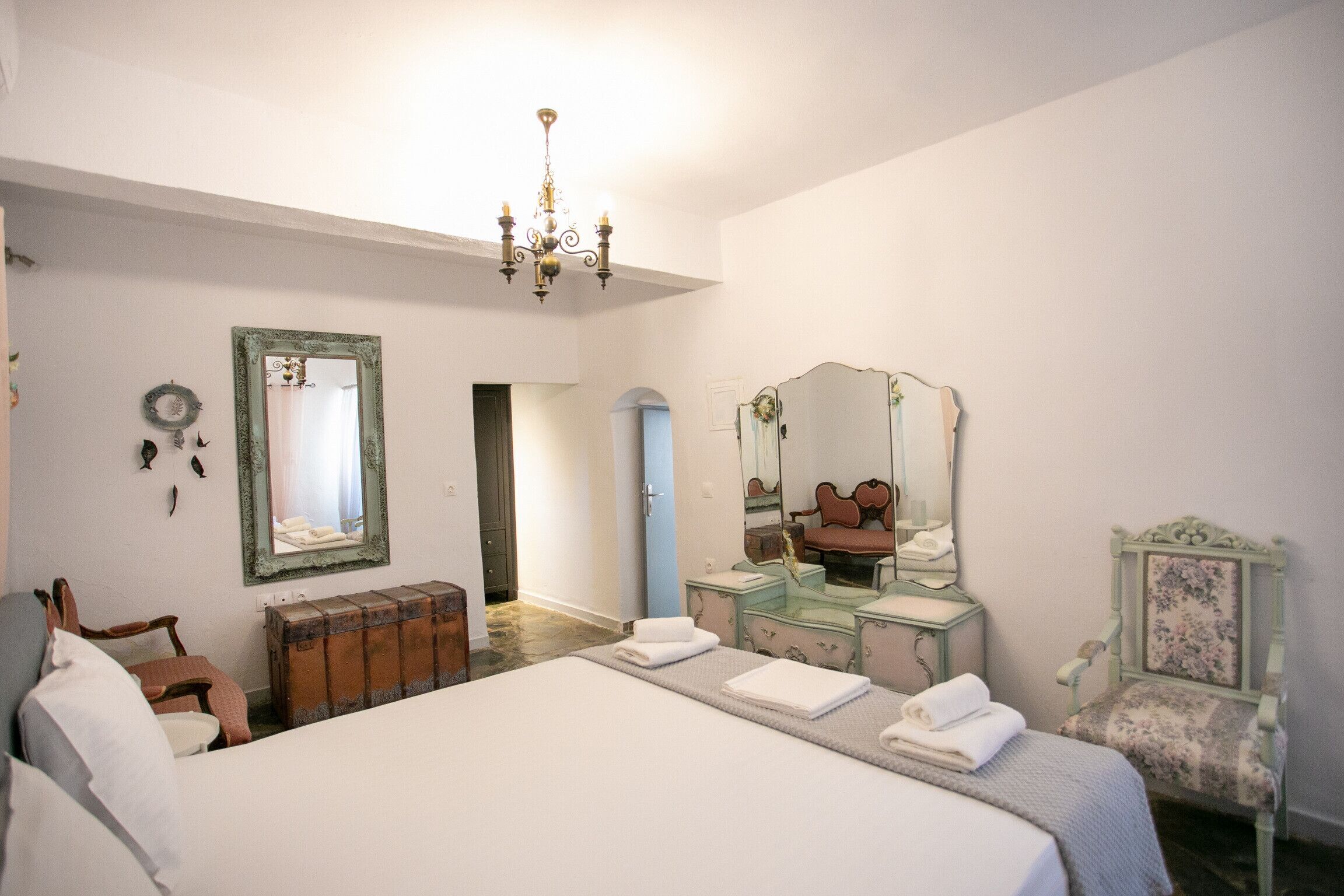 2 bilik tidur, katil bayi/kot (percuma), cadar katil 