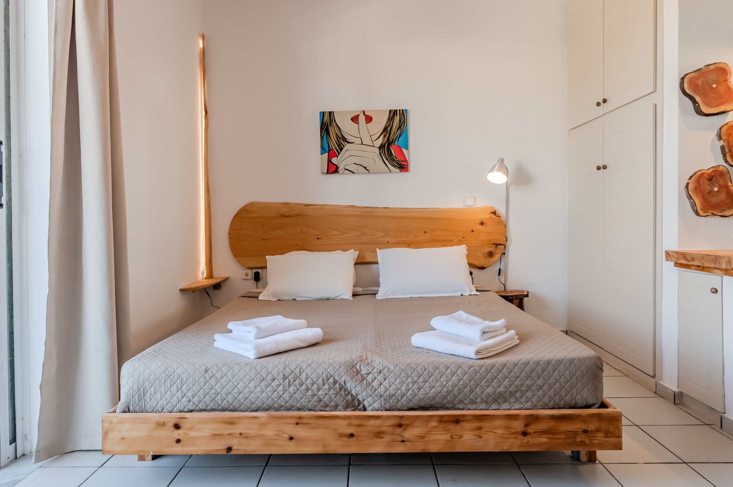 2 bedrooms, bed sheets