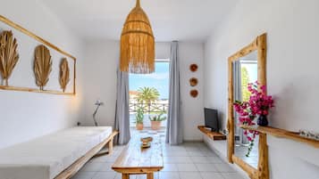 Apartment, 1 Bedroom, Smoking, Terrace | Living room