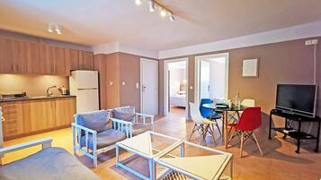 House, 2 Bedrooms, Smoking, Terrace | Living room