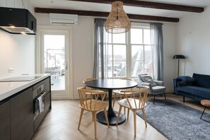 TV, offices - Prinsen Terrace - Boutique apartment in the Centre (Amsterdam)