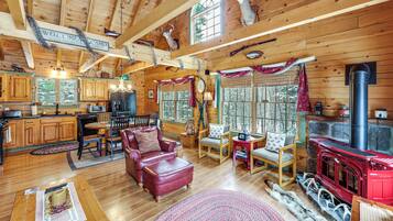 House (3 Bedrooms) | Interior