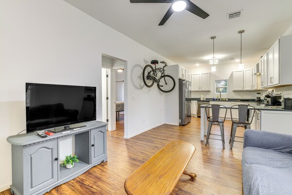 Stroll To Main St Eats! Pet-friendly Joplin Escape - Missouri