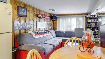 Apartment (0 Bedroom) | Interior