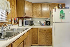 Apartment (0 Bedroom) | Interior - Hike & Explore Western Mass: Peaceful Studio (Palmer)