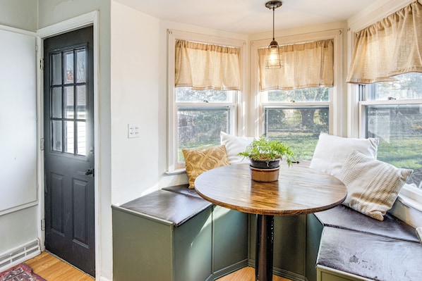 House (2 Bedrooms) | Interior - Updated & Charming! Waterloo Home w/ Patio (Waterloo)