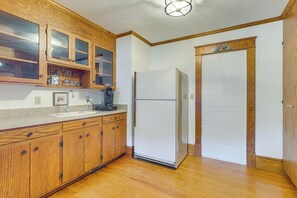 House (2 Bedrooms) | Interior - Walk to Dtwn Warsaw: Family Home w/ Deck! (Warsaw)