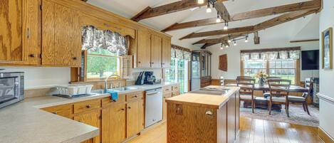 المنشأة من الداخل