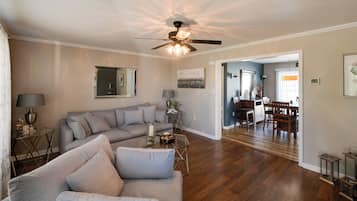 House (3 Bedrooms) | Interior