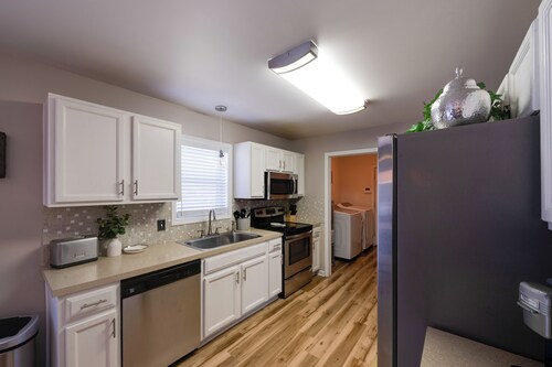 Walk to Dtwn Milton: Spacious Family Home w/ Yard