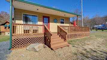 House (2 Bedrooms) | Front of property