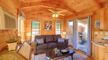 House (1 Bedroom) | Interior