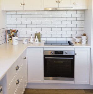 Réfrigérateur, micro-ondes, four, grille-pain