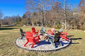 House (1 Bedroom) | Interior - Walk to Dtwn Damascus: Cabin w/ Creek Views! (Damascus)