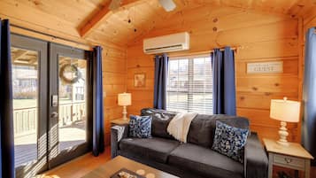 House (1 Bedroom) | Interior