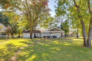 House (4 Bedrooms) | Interior - Family Retreat on Cedar Creek Lake! Dock & Views (Trinidad)