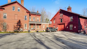 Apartment (0 Bedroom) | Interior