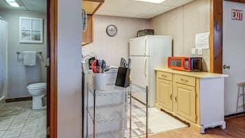 Apartment (0 Bedroom) | Bahagian dalam