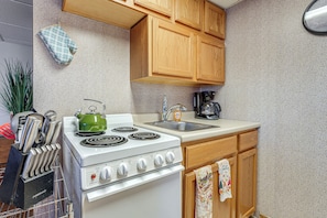 Apartment (0 Bedroom) | Interior - New England Hideaway on Historic 1859 Estate! (Limerick)