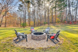 Front of property - River, Trails & Wine! Group Retreat Near Mt Airy (Ararat)