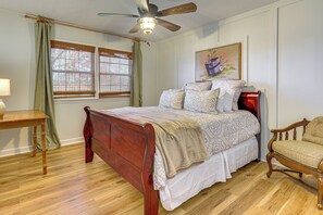 Interior - River, Trails & Wine! Group Retreat Near Mt Airy (Ararat)