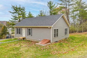 House (3 Bedrooms) | Interior - Keuka Lake Retreat Steps From Marina! (Penn Yan)