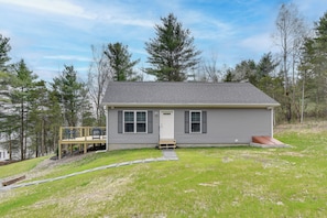 House (3 Bedrooms) | Interior - Keuka Lake Retreat Steps From Marina! (Penn Yan)
