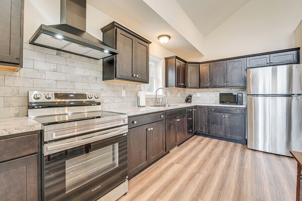 House (3 Bedrooms) | Interior - Keuka Lake Retreat Steps From Marina! (Penn Yan)