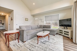 House (3 Bedrooms) | Interior - Keuka Lake Retreat Steps From Marina! (Penn Yan)